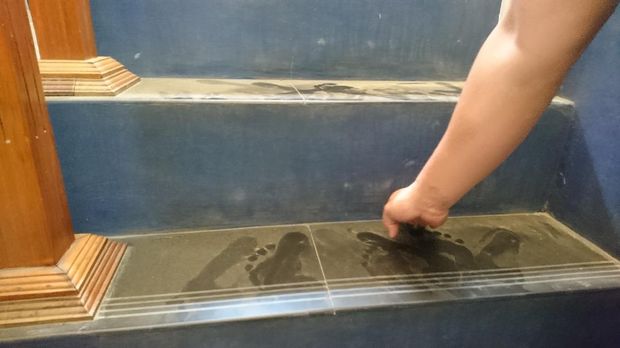 Debu diduga dari material bahan bangunan proyek pabrik di Cilegon kotori rumah warga