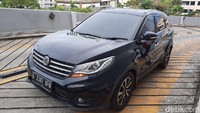Dan DFSK Glory 580 hanya terjual sebanyak 2 unit pada Januari-November 2021. Foto: Rangga Rahadiansyah