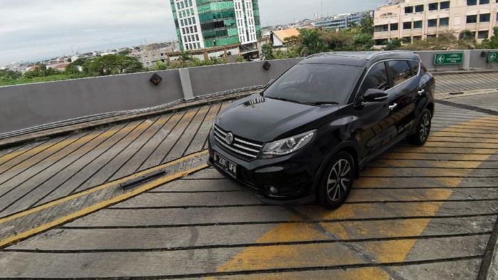DFSK Glory 580 di Tanjakan