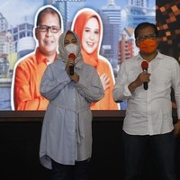 Dalam versi hitung cepat atau quick count, dan hasil sementara Sistem Rekapitulasi Elektronik (Sirekap) KPU,  Ramdhan Danny Pomanto dan Fatmawati Rusdi dinyatakan menang Pilkada 2020 Makassar. Danny Pomanto dan Fatmawati Rusdi Masse meraih sekitar 41 persen suara menurut quick count pada Rabu (9/12/2020). Foto: Instagram @fatmawatirusdi