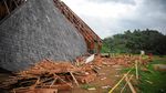 Geo Theater Rancakalong Ambruk Diterpa Angin Kencang