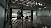 Wali Kota Solo FX Hadi Rudyatmo mengatakan pemindahan rumah karantina tersebut dilakukan karena Benteng Vastenburg membutuhkan persiapan lebih lama hingga siap dipakai.