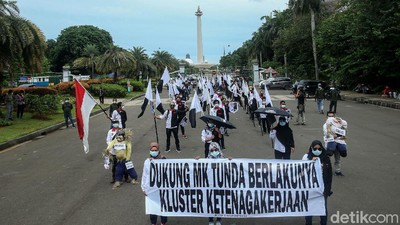 Ketika Buruh Gelar Aksi di Tengah Peringatan Hari HAM Sedunia