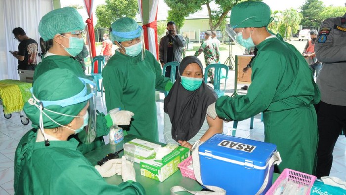 Kodam Udayana simulasikan pemberian vaksin Corona ke prajurit, PNS dan masyarakat