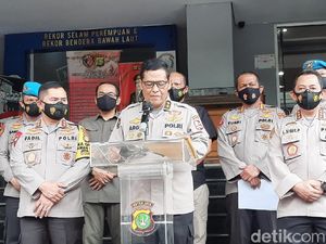 Ada Jeda untuk Azan di Konferensi Pers Penetapan HRS Tersangka