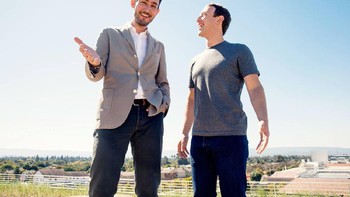 Mark Zuckerberg bersama salah satu pendiri Instagram, Kevin Systrom. Instagram dibeli oleh Facebook pada tahun 2012 senilai USD 1 miliar. Foto: istimewa