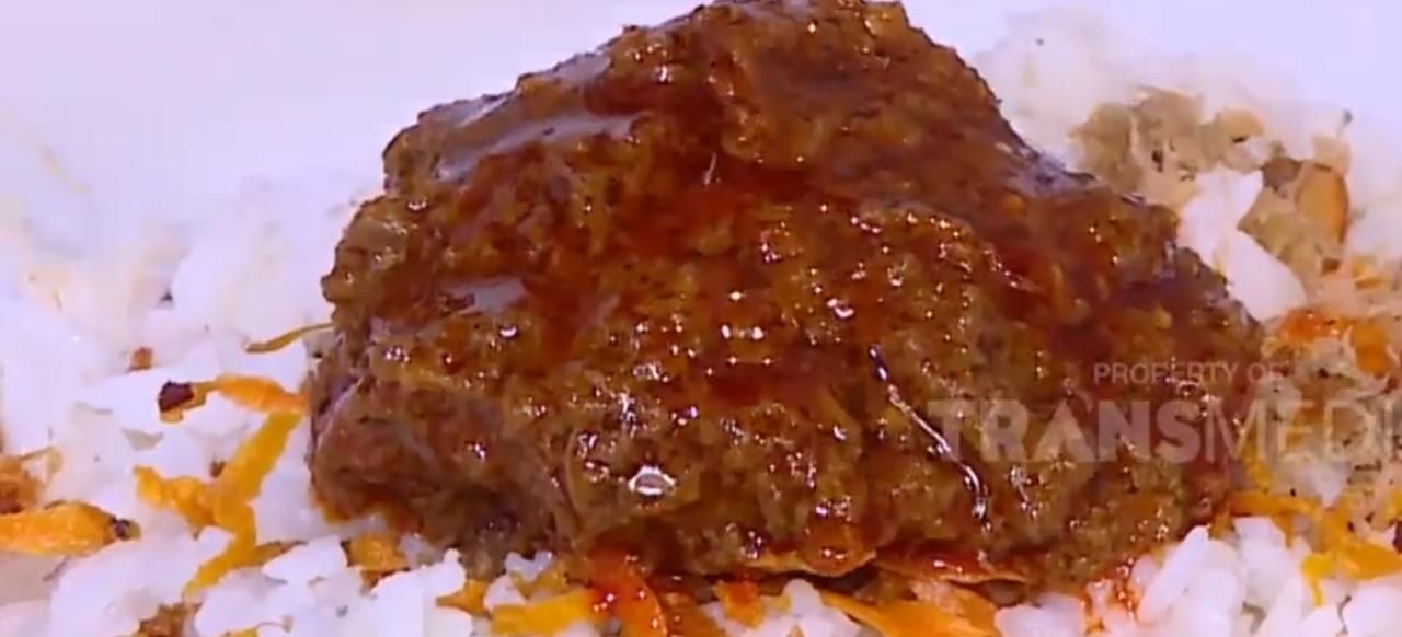 Menikmati Lontong Medan Toping Rendang yang Nampol