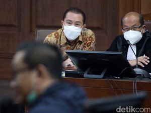 Pinangki Disebut Djoko Tjandra Sempat Berkelakar Minta USD 100 Juta