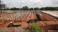Depo itu terhubung dengan rute jaringan operasional Bekasi-Cawang, Cibubur-Cawang, dan Cawang-Dukuh Atas dengan lintasan sekitar 44 kilometer.