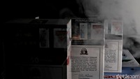 Cukai hasil tembakau atau cukai rokok 2021 naik 12,5%. Kebijakan ini akan efektif berlaku pada Februari 2021 mendatang.