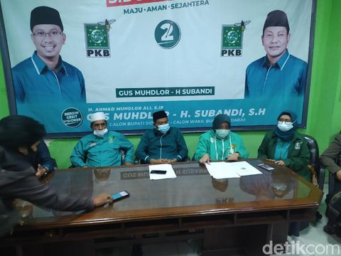 Dua paslon di Pilkada Sidoarjo saling mengklaim kemenangan. Dua paslon tersebut yakni nomor urut 2 Ahmad Muhdor Ali-Subandi dan nomor 1 Bambang Haryo Soekartono-Taufikqulbar.