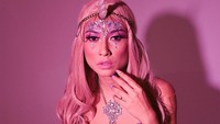 Be a unicorn in a field of horses, tulis Uli Auliani di keterangan foto. Dia ingin menyuarakan soal jadi diri sendiri. (Foto: dok. Instagram @uliaulianiofficial) 
