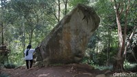 Kuda terbang tersebut berasal dari gunung Kidul dan bernama kuda Semprani yang sedang melintasi gunung Manglayang dari arah Cirebon menuju Banten. (Siti Fatimah/detikTravel)