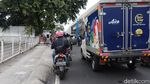 Trotoar di Dekat Fly Over Laswi-Pelajar Pejuang Bandung Sempit