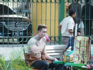 Giling Bakso Sampai Lengan hingga Verrel Jajan Es di Pinggir Jalan