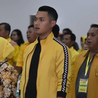 Sosok Aditya sudah menjadi sorotan sejak mencalonkan diri dalam pemilihan kepala daerah tahun lalu. Usianya terbilang muda dan belum berkeluarga menarik atensi, khususnya kaum hawa. (Foto: Instagram/@adityahalindra)