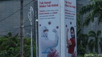 Baliho tersebut mejeng di kawasan Senayan, Jakarta, Jumat (11/12/2020). 