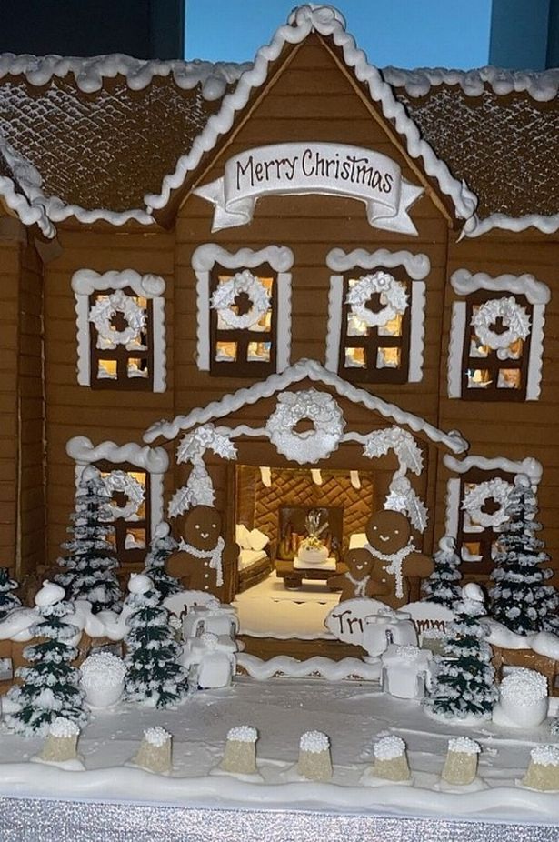 Fantastis! Keluarga Kardashian Rayakan Natal Dengan Kue Jahe Rp 16 Juta