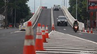 Jangan lupa uji coba flyover ini masih dibuka besok lho.
