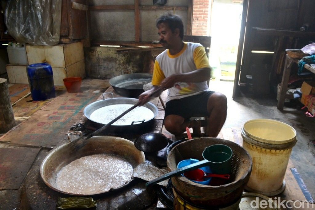 Pengrajin Galendo Khas Ciamis Kembali Produksi usai Terpuruk saat Pandemi