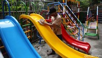 Ayunan hingga perosotan itu dijual dengan harga mulai Rp 2 juta hingga Rp 7,5 juta. 