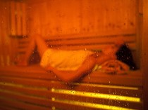 Nenek Foto-foto di Sauna Korea, Langsung Ditahan Polisi