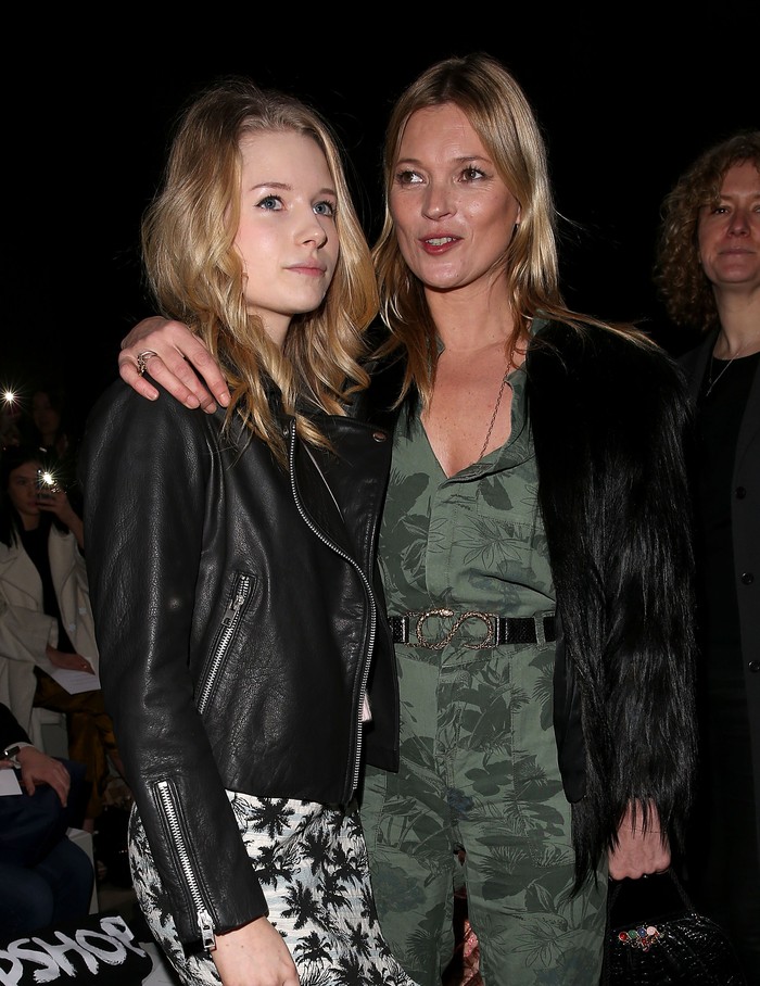 LONDON, ENGLAND - FEBRUARY 16:  Kate Moss and sister Lottie Moss attends the Topshop Unique show at London Fashion Week AW14 at Tate Modern on February 16, 2014 in London, England  (Photo by Danny E. Martindale/Getty Images)