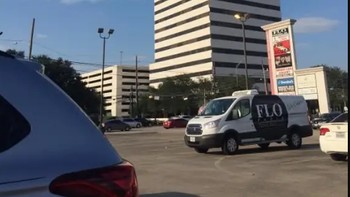 Kenapa ujung bangunan ini nampak seperti CGI yang belum selesai ya? Foto: zcrc via reddit