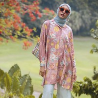 Ria Miranda merilis dua koleksi sekaligus di akhir tahun. Busana pertama merupakan koleksi liburan atau resort dan yang kedua menghadirkan busana muslim gaya klasik untuk 2021. Foto: dok. Ria Miranda