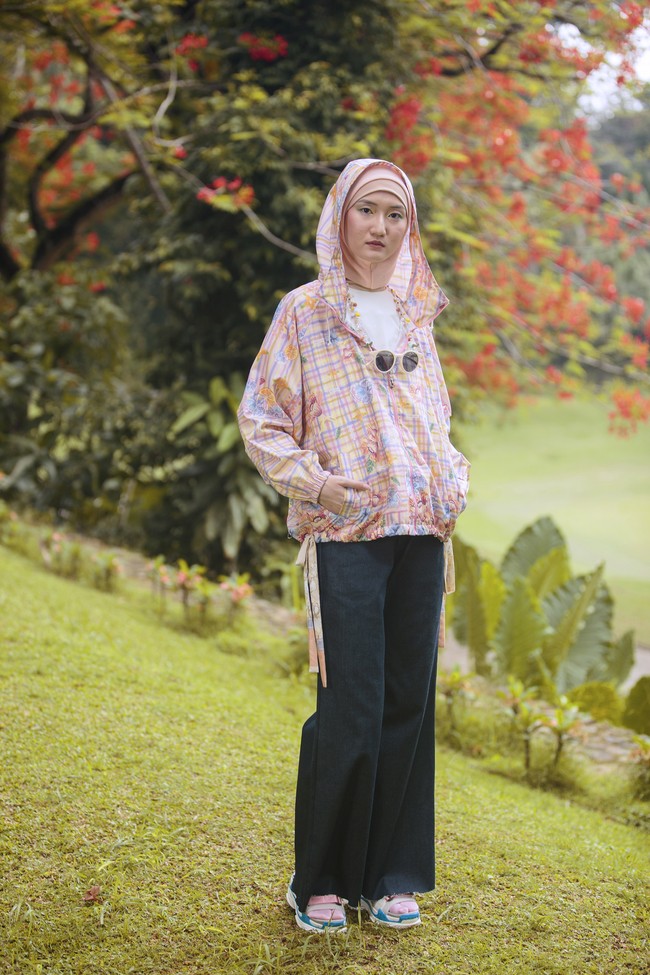 Ria Miranda merilis dua koleksi sekaligus di akhir tahun. Busana pertama merupakan koleksi liburan atau resort dan yang kedua menghadirkan busana muslim gaya klasik untuk 2021. Foto: dok. Ria Miranda