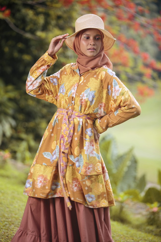 Ria Miranda merilis dua koleksi sekaligus di akhir tahun. Busana pertama merupakan koleksi liburan atau resort dan yang kedua menghadirkan busana muslim gaya klasik untuk 2021. Foto: dok. Ria Miranda