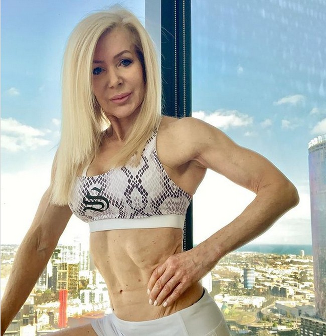 Lesley mencintai dunia angkat beban tidak dimulai sejak muda. Namun tidak ada yang telat untuk memulai sesuatu.  Foto: dok. Instagram