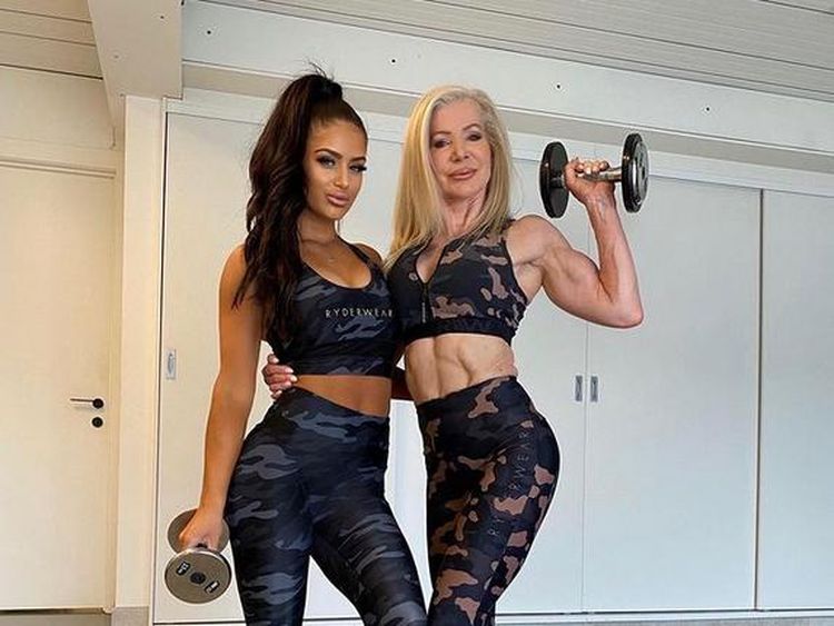 Potret Nenek-nenek Kece, Tubuh Berotot dan Perut Six Pack di Usia 63