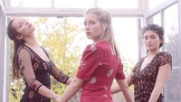Lottie pun sempat muncul di majalah Vogue bersama Bella Hadid dan Kylie Jenner. Dok. Instagram/lottiemossxo