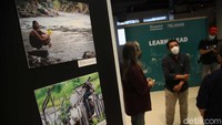 Sejumlah pemenang lomba foto Stunting hadir bersama karya yang dipamerkan. Juara pertama diraih oleh Pradita Utama dari detikcom. Juara kedua diserahkan kepada Hendra A Setyawan dari Kompas dan Maman Sukirman dari Sindo Makassar menempati posisi ketiga.
