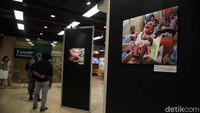 Sebanyak 3 orang pemenang dan 9 nominator karya fotografi dengan tema Stunting dipamerkan.