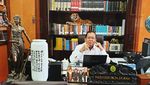 Melihat Keseharian Hakim Agung Dudu Duswara yang Wafat karena Corona