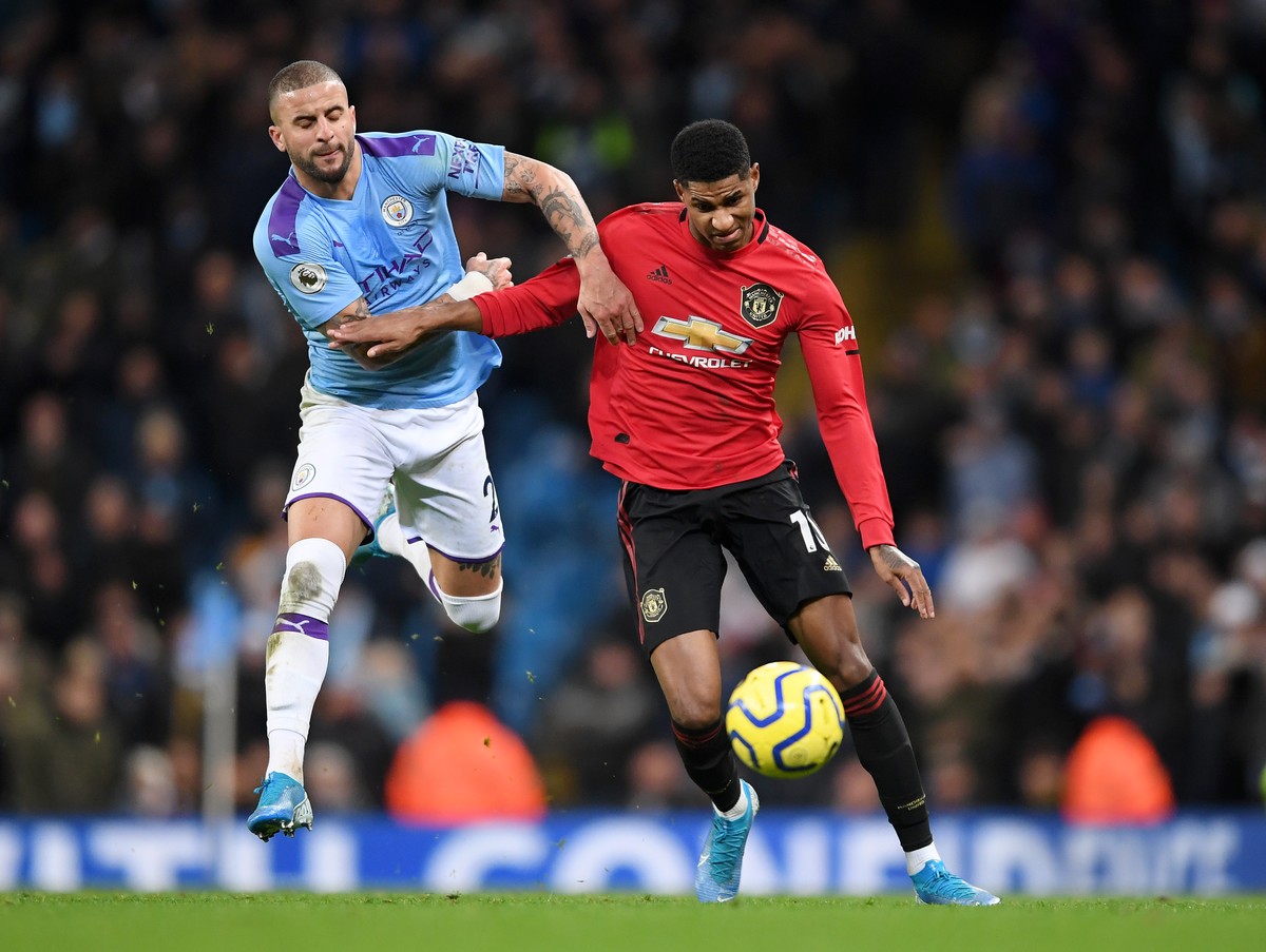 Usai tersingkir di Liga Champions, Man United mengusung misi penebusan melawan Manchester City. Foto: Getty Images/Laurence Griffiths