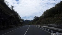 Kehadiran jalan perbatasan sekaligus melengkapi pembangunan PLBN yang sudah dibangun. Dan diharapkan bisa menjadi gerbang ekspor produk lokal Indonesia menuju negara tetangga.  