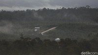 Tanpa adanya jaringan jalan, maka masyarakat perbatasan masih akan bergantung pada produk yang datang dari Malaysia.  