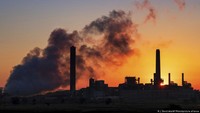 Diketahui emisi karbon dioksida yang ditimbulkan oleh penggunaan energi bahan bakar minyak dan batubara merupakan salah satu biang keladi timbulnya pemanasan global. Dok. DW  
