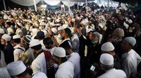 Habib Rizieq Shihab ditetapkan sebagai tersangka kasus kerumunan di Petamburan, Jakarta Pusat. Namun, bukan kali ini saja pimpinan Front Pembela Islam (FPI) itu menyandang status tersangka. Habib Rizieq bahkan pernah menyandang status tersangka sejak 2003. Beberapa kasus diantaranya yakni, kasus penghasutan tahun 2003 dan 2008, kasus dugaan chat mesum tahun 2018, kasus dugaan penodaan Pancasila 2018 hingga kasus kerumunan massa di Petamburan. Ari Saputra/detikcom.
