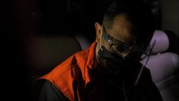 Firli menyebut terkumpullah uang sekitar Rp 8,8 miliar yang diduga akan dipakai untuk keperluan Mensos Juliari Batubara. Total ada lima tersangka dalam kasus ini, pertama Mensos Juliari Peter Batubara, Pejabat Pembuat Komitmen Kemensos Matheus Joko Santoso dan Adi Wahyono, Ardian I M (Swasta) serta Harry Sidabuke (swasta). Agung Pambudhy/deticom.