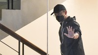 Menteri Sosial (Mensos) Juliari Batubara ditetapkan sebagai tersangka kasus dugaan suap bantuan Corona. KPK menduga Juliari menerima uang Rp 8,2 miliar. ANTARA FOTO/Hafidz Mubarak A