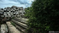 Rencananya pembebasan lahan dilanjutkan kembali tahun depan.