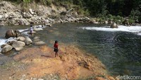Objek wisata Riam Sunge Banokngini sangat menarik karena panorama alam yang masih natural.  
