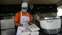 Mandiri Syariah bersinergi dengan Laznas BSM Umat, Relawan Nusantara (RZ), Dompet Dhuafa,  ACT dan Dongeng Ceria Indonesia membantu meringankan beban masyarakat kurang mampu di tengah pandemi melalui penyebaran 7 unit Warteg Mobile yang beroperasio di Jabodetabek dan Bandung.