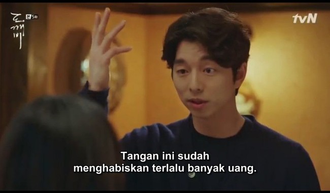 Kalau jari-jari sudah mulai menjelajah situs e-commerce bisa gawat nih. Apalagi kalau kamu punya m-banking di hpmu. Siap-siap makan nasi pakai garam deh.. Foto: Twitter/@liu_xiao18