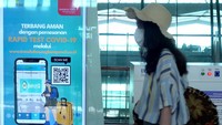 Melalui sinergi ini, SehatQ dan Angkasa Pura II berupaya menghadirkan layanan kesehatan dan penerbangan optimal bagi para calon penumpang, dengan mematuhi imbauan physical distancing dari pemerintah. AP II juga berkomitmen mengimplementasikan protokol kesehatan guna pencegahan di setiap bandara-bandaranya lewat Safe Travel Campaign, melalui kebijakan physical distancing, health screening, passenger touchless processing, facility cleanliness, dan people protection. Foto: dok. AP II
