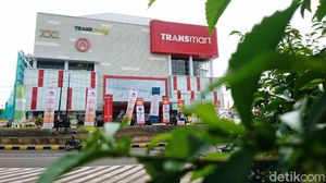 CT Turun Gunung Poles Transmart, Tantang Harga Berani Diadu